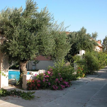 Sprawling Vlilla In Malades Villa Agios Sillas Exterior photo